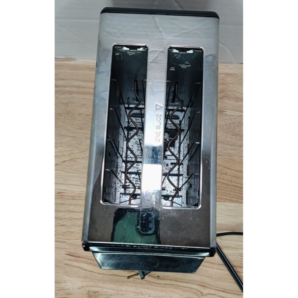 Vintage Toastmaster Model B700B 2-Slice Pop Up Toaster Chrome Tested Works 70s - Picture 6 of 9